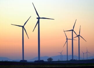 Czy warto inwestować w UPS do domu?