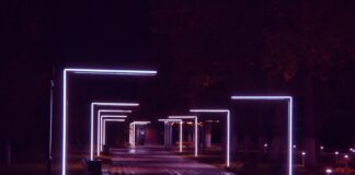 Lampy zewnętrzne z czujnikiem zmierzchu i ruchu: zasady montażu i regulacji