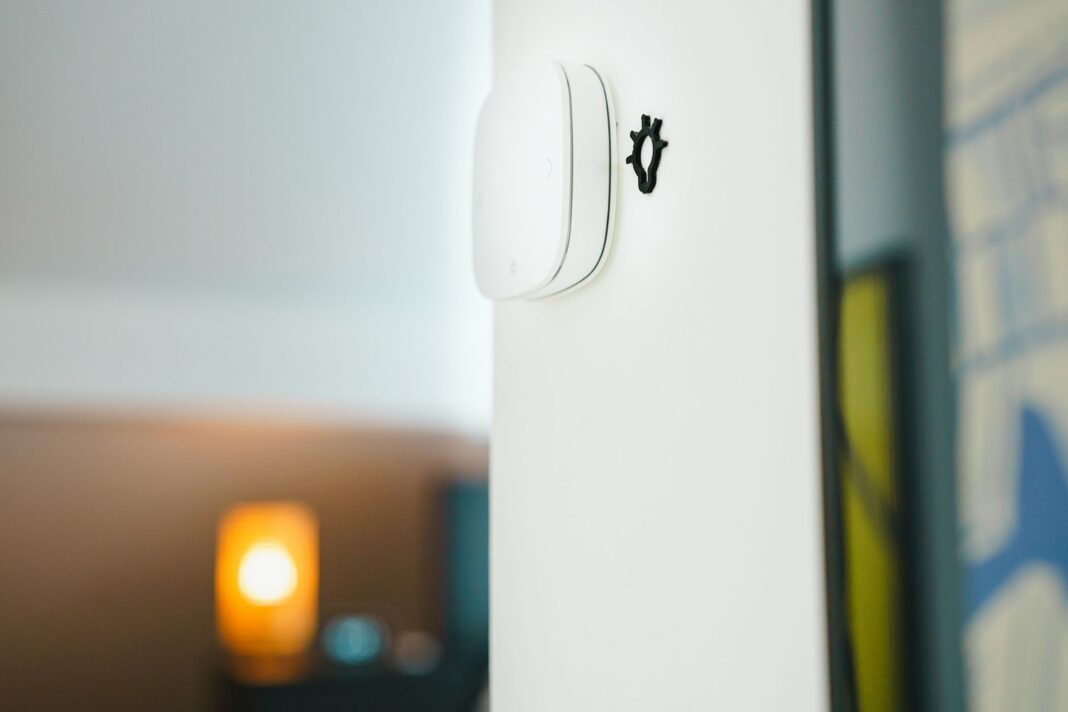 Amperaż urządzeń Smart Home – jak nie przeciążyć gniazdka i obwodu?